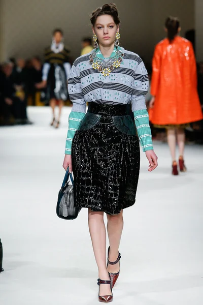 Look 33